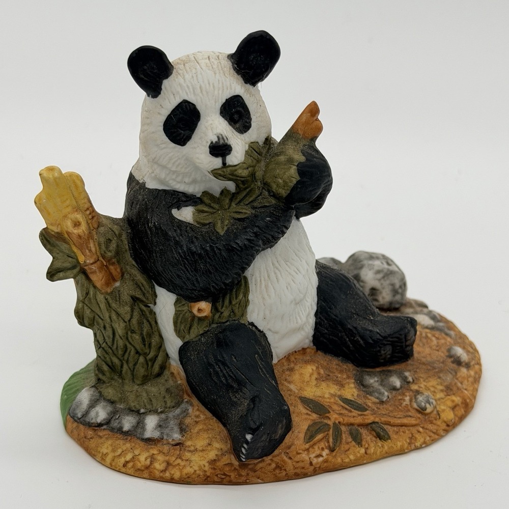 Vintage Panda Figurine‎ Sitting Eating Bamboo Porcelain By Royal Heritage